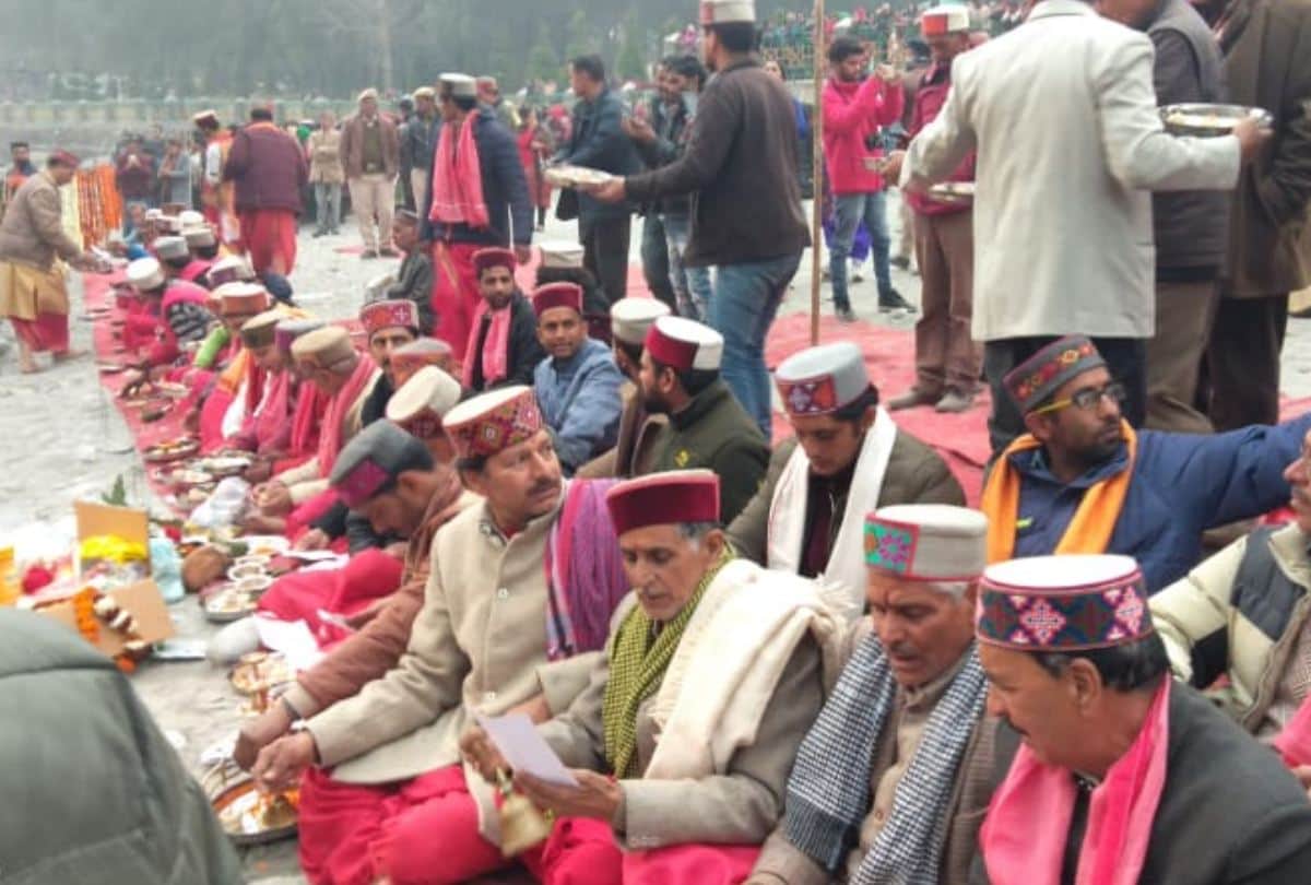 Maha Aarti Of River Beas in Kullu Himachal Pradesh