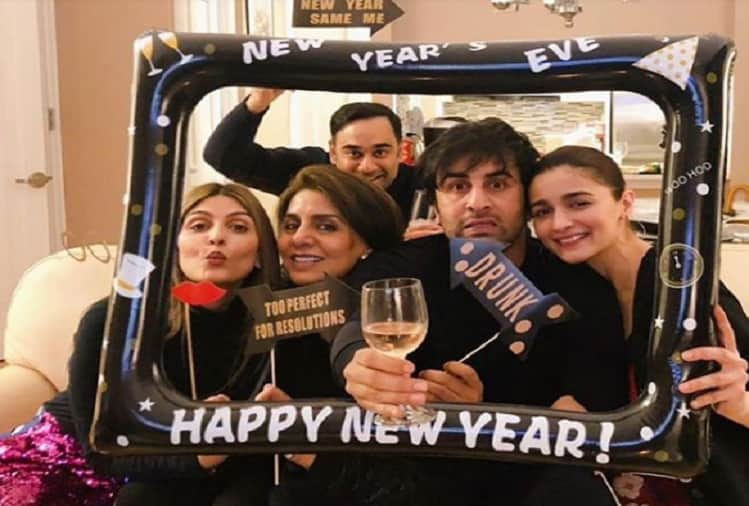 Ranbir Kapoor Alia Bhatt celebrated new year with Rishi Kapoor Neetu Kapoor in Newyork