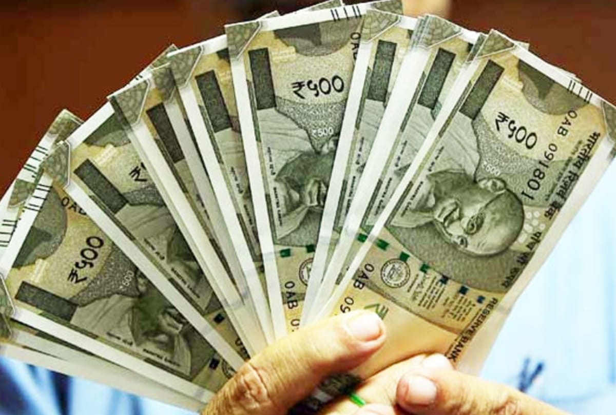 Case of looting money on woman in gorakhpur