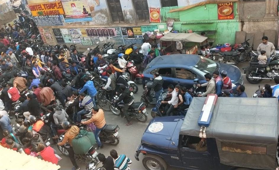 Traffic uncontrolled on new year first day in varanasi