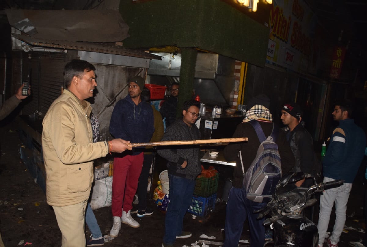 Happy New Year's celebration, police beating by accused the youth