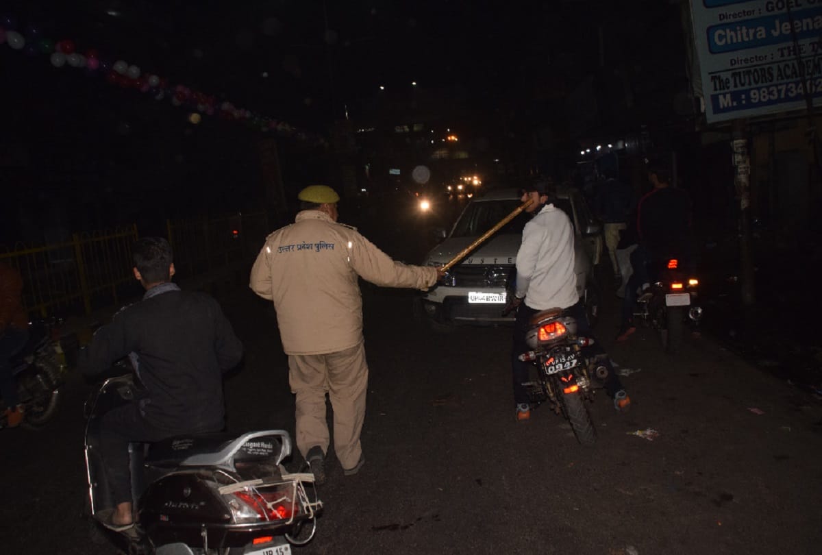 Happy New Year's celebration, police beating by accused the youth