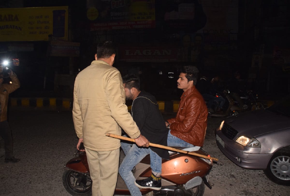 Happy New Year's celebration, police beating by accused the youth