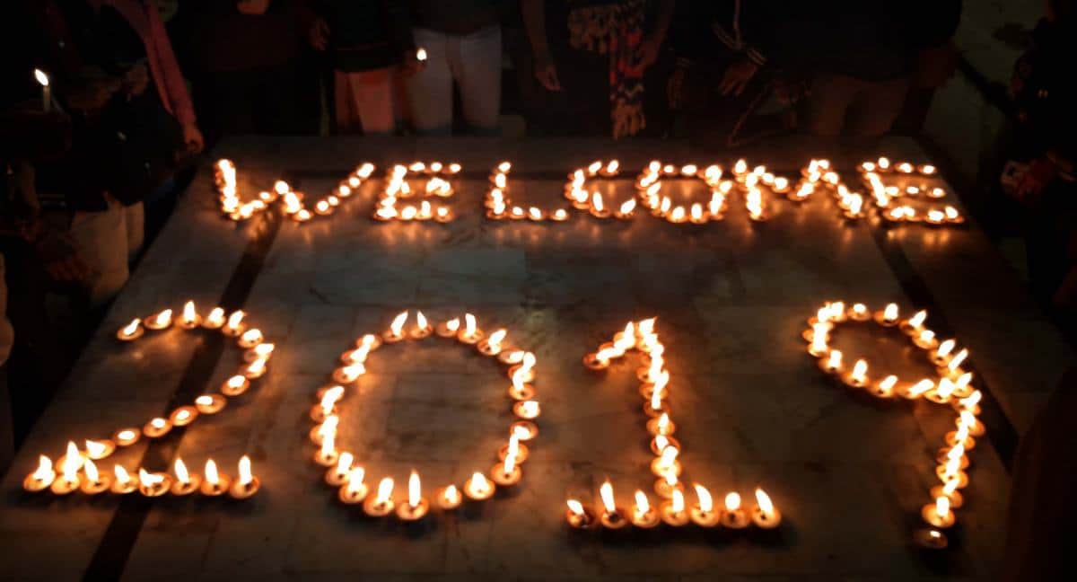 New year 2019 varanasi people celebrated on ganga ghat