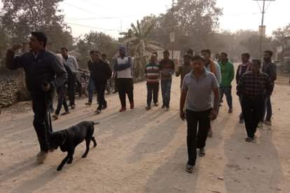 वाराणसी प्रयागराज मॉल में बम: डॉग स्क्वॉड टीम