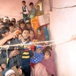 घर की दीवार पर लिखा आईएसआईएस