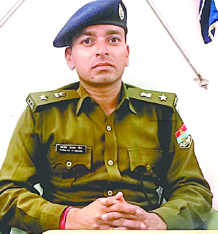 newly appointed SSP is dicussed things with colleague