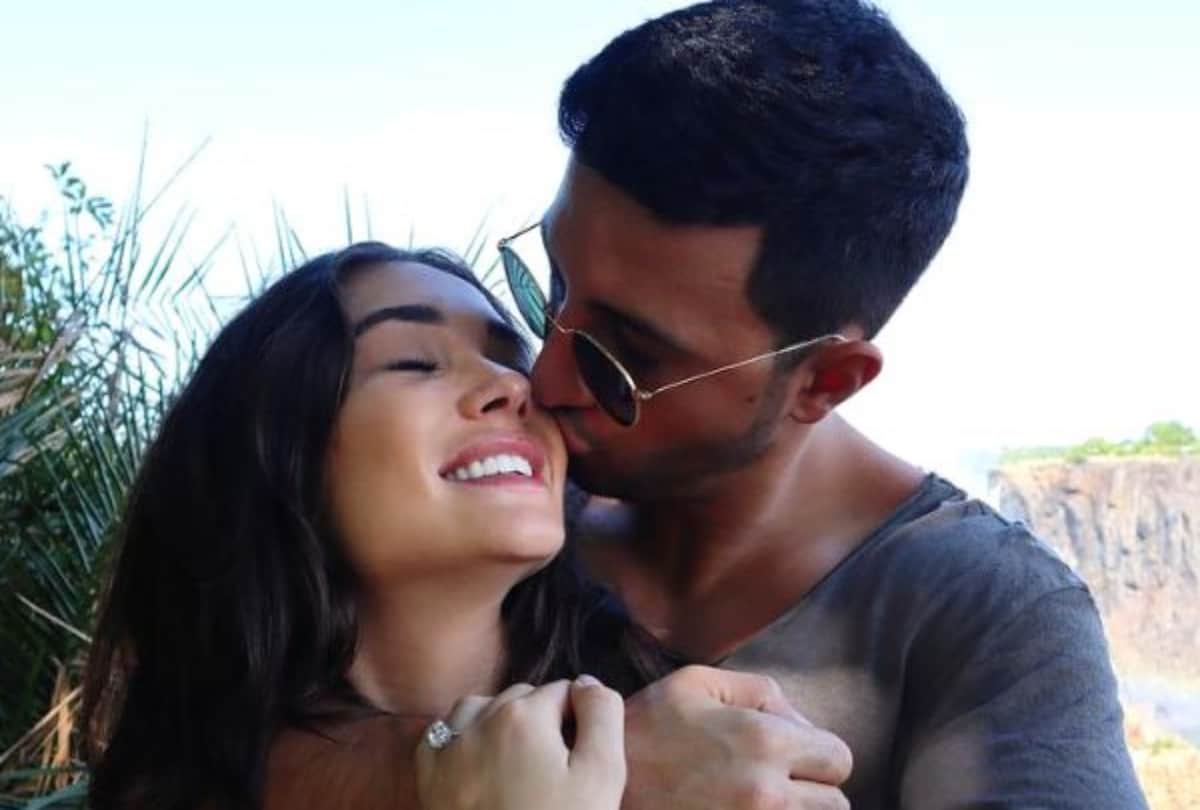 Amy Jackson flaunts her baby bump in latest pregnancy photoshoot