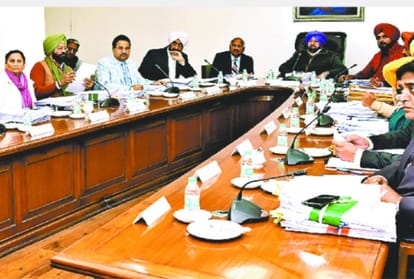 Punjab cabinet approves to get free smartphone to youth in Punjab