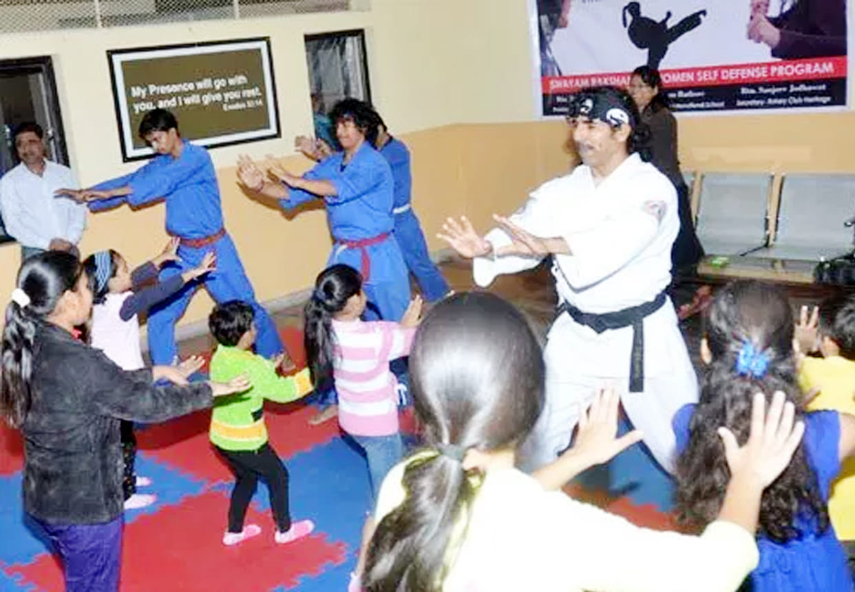 Self Defense Learn From Karate Expert