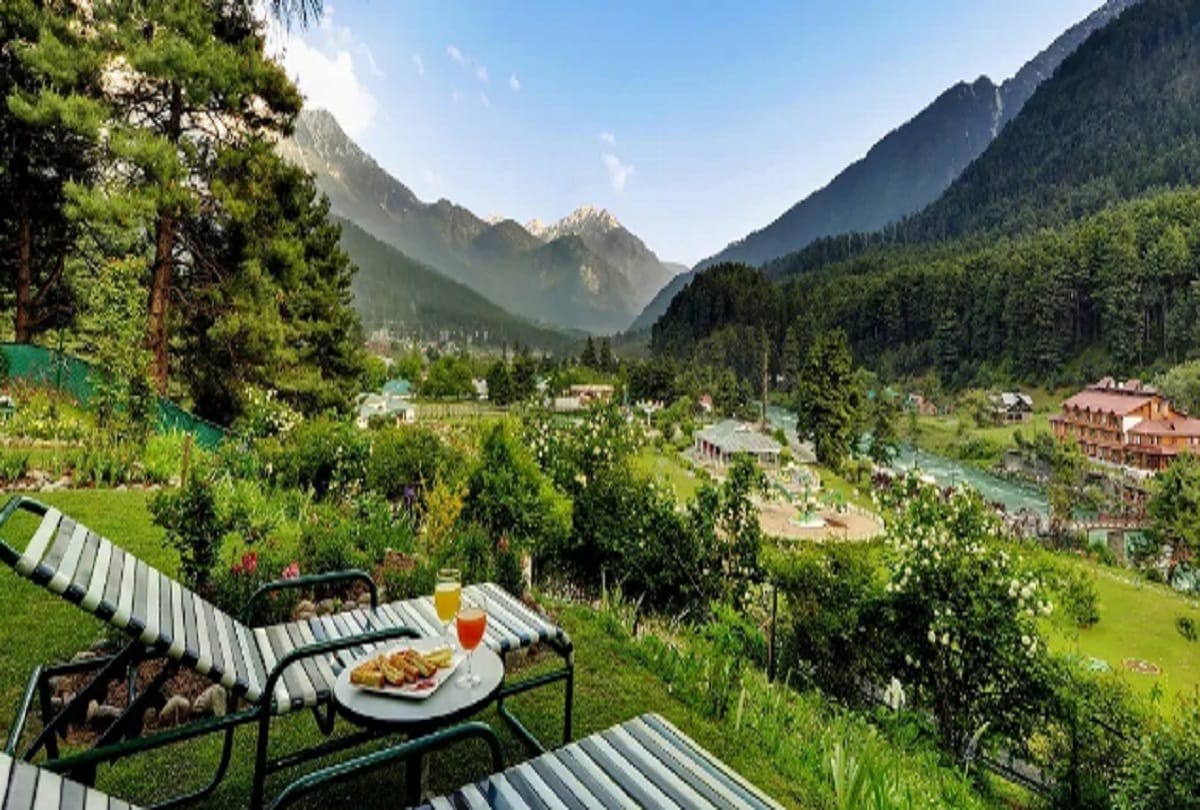 these five most beautiful hill station is popular for snow fall