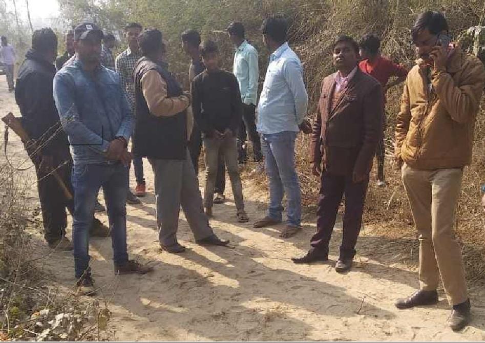 हकीकत परखने हल्दीडेंगा क्षेत्र पहुंचे डिप्टी डायरेक्ट