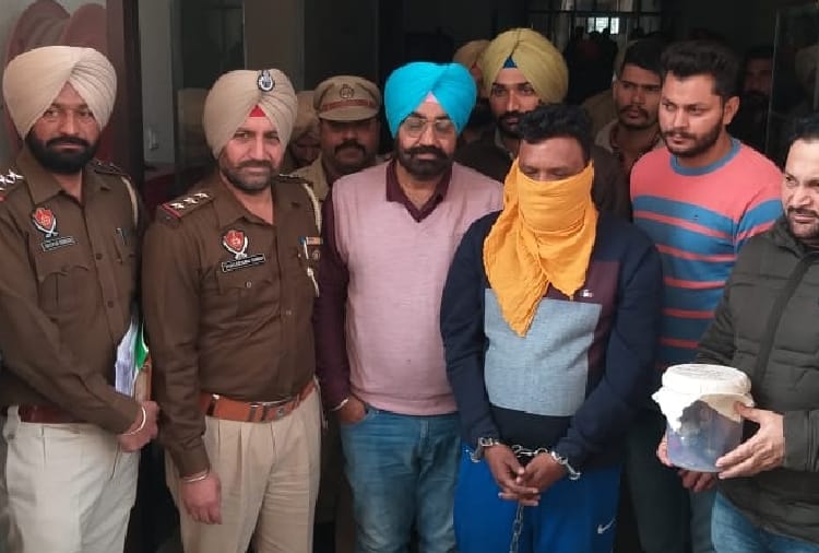accused of double murder Gangster Vicky arrested in Firozpur
