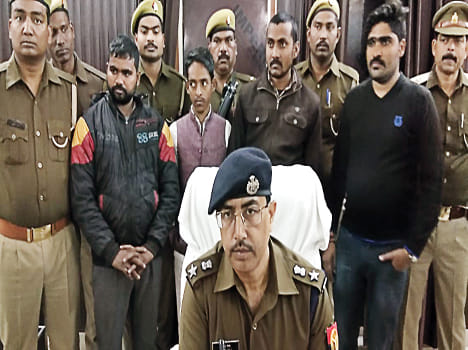 Drug down the desired liquor smuggler from Rae Bareli