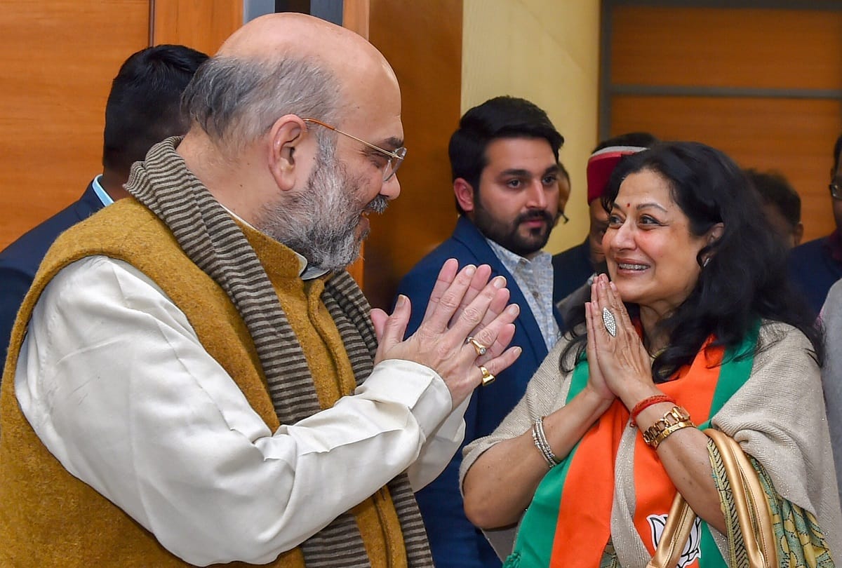 Bollywood heroine Mousami chatterjee join BJP before MP election 2019.