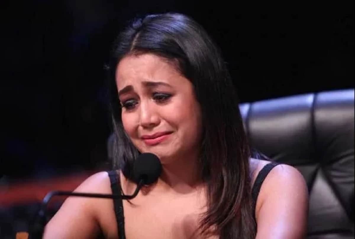 neha kakkar father used to sell samosa outside the school