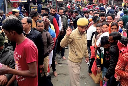 2 lakh devotees pays obeisance at temples in himachal pradesh on new year 2019
