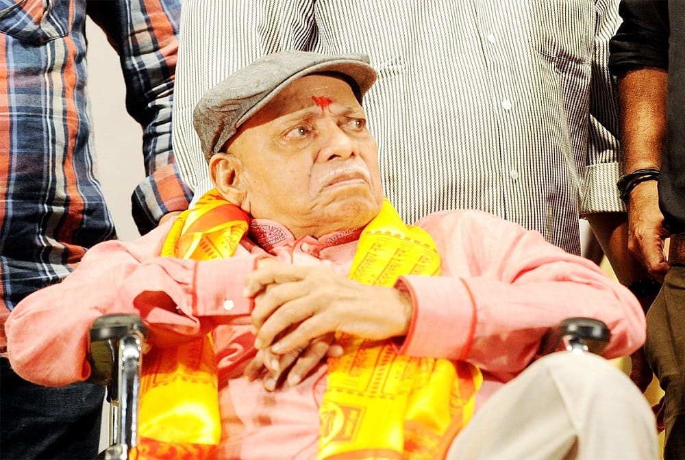 ramakant achrekar changed tendulkar life, master blaster wishes childhood coach on guru purnima