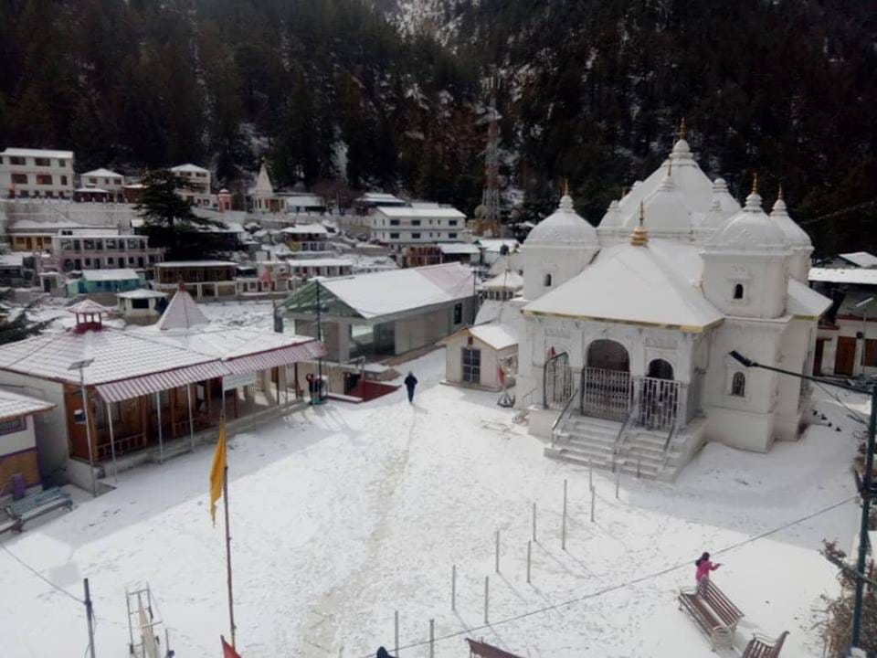 Heavy Snowfall in kedarnath and munsiyari in new year 2019