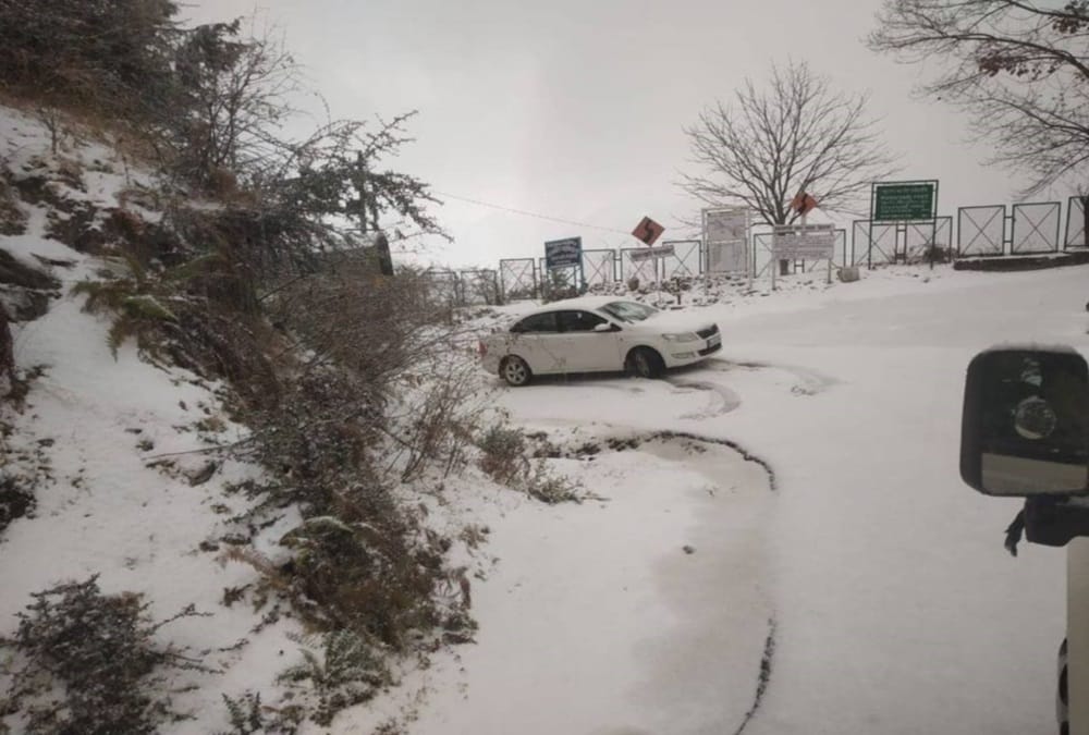 Heavy Snowfall in kedarnath and munsiyari in new year 2019