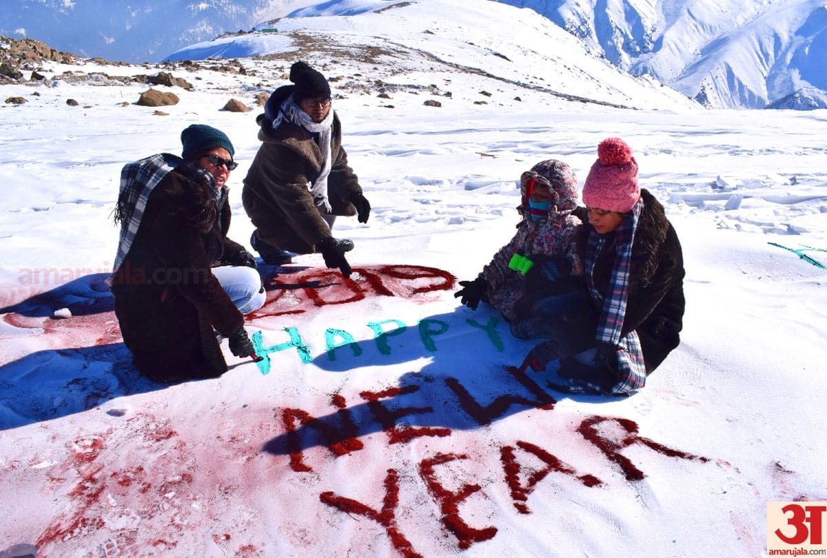 Snowfall On new year In Jammu and Kashmir