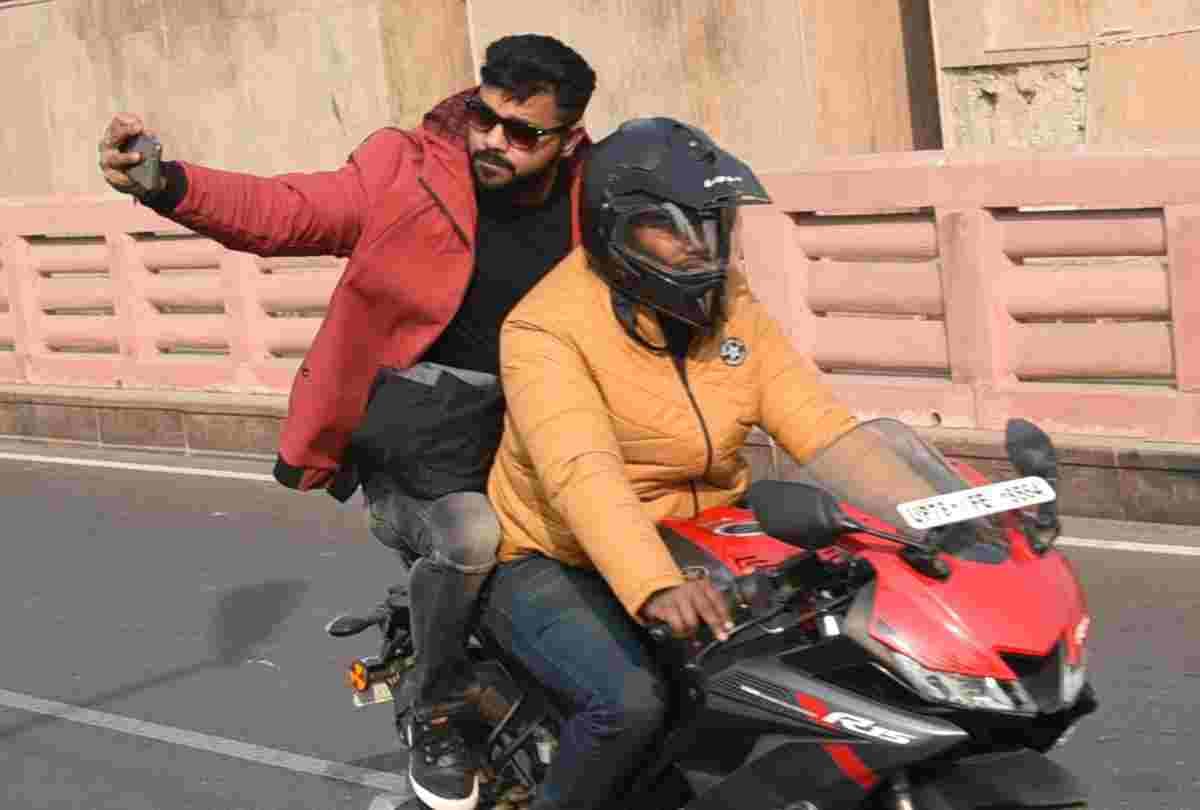 stunt on the roads in lucknow