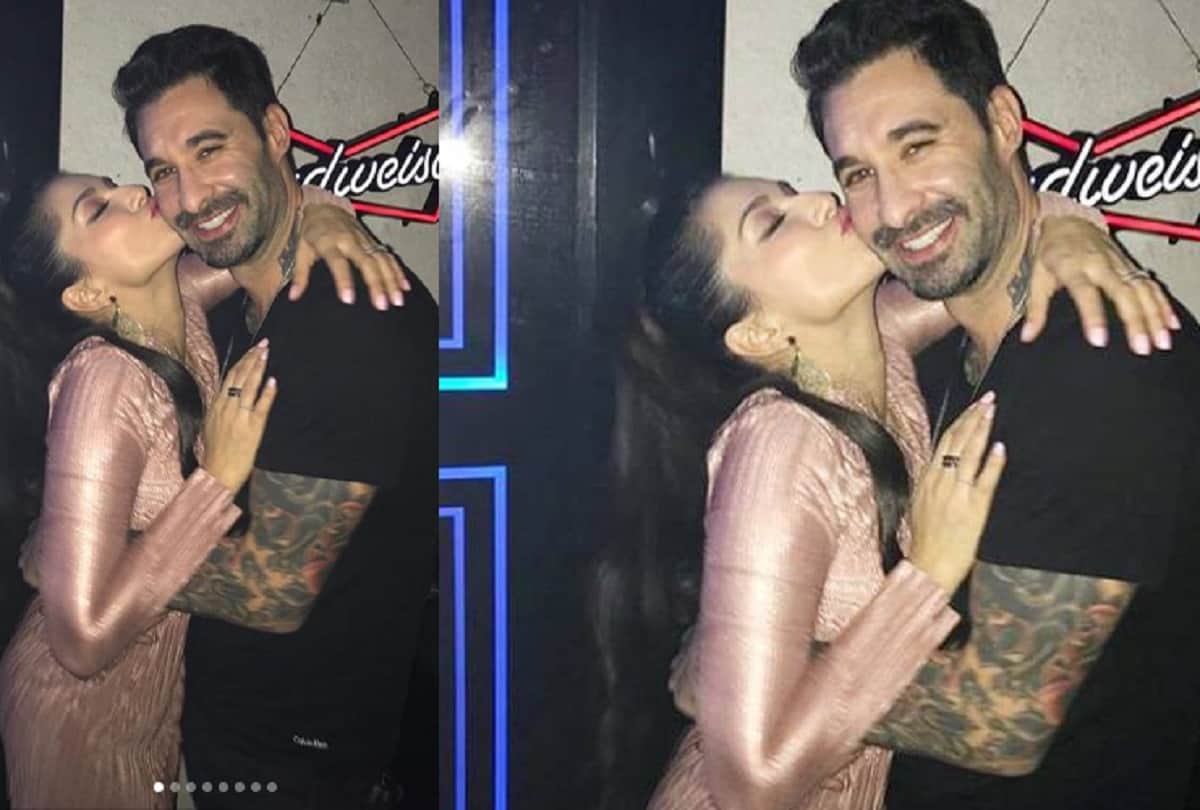 sunny leone enjoyed new year 2019 with husband and friends