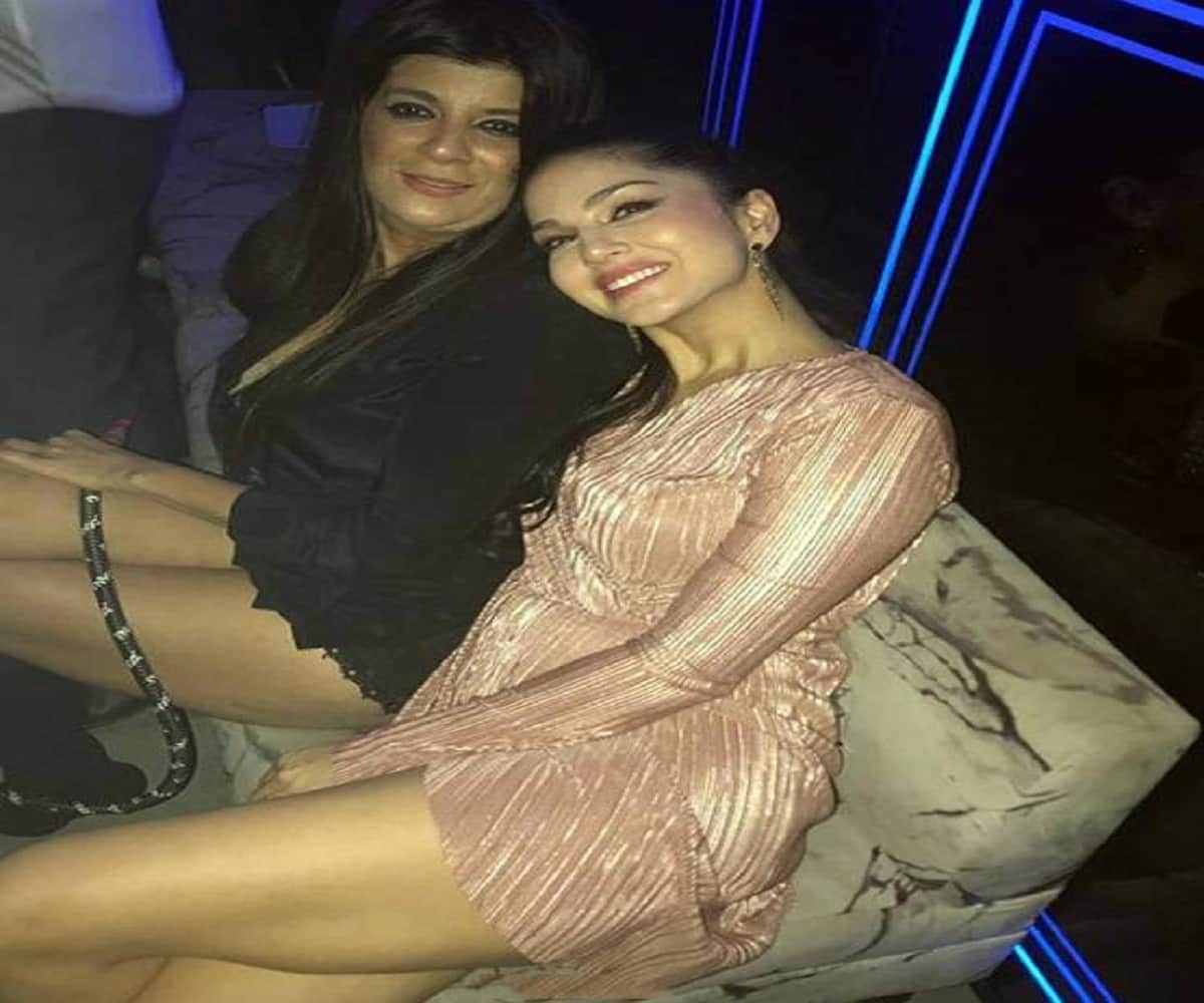 sunny leone enjoyed new year 2019 with husband and friends