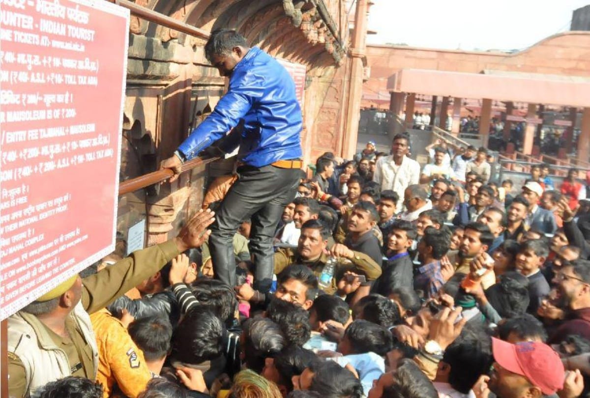 New year celebration in Taj mahal agra
