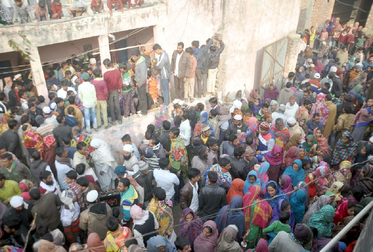 written IS on wall of house of suspected Saeed