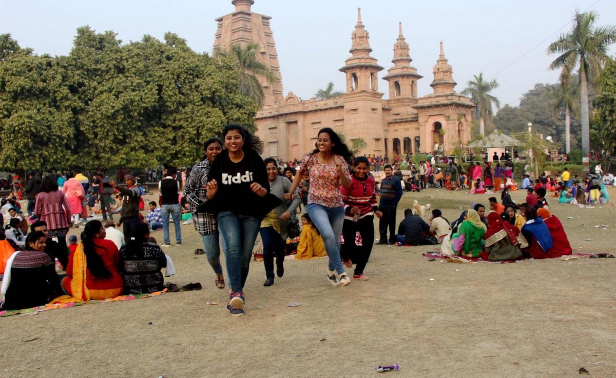 Varanasi people enjoy first day of new year 2019