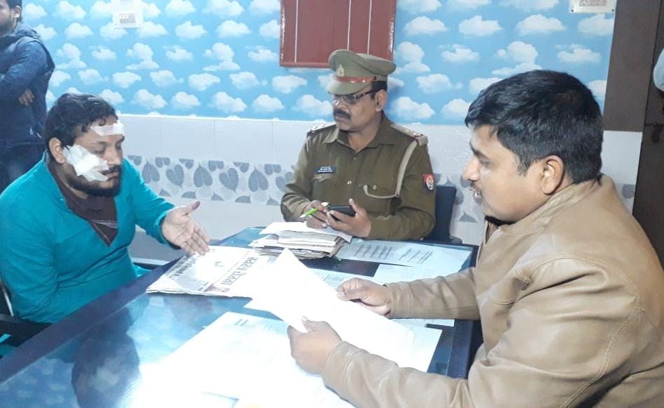 Prisoner attacked on samajwadi party leader in varanasi district jail