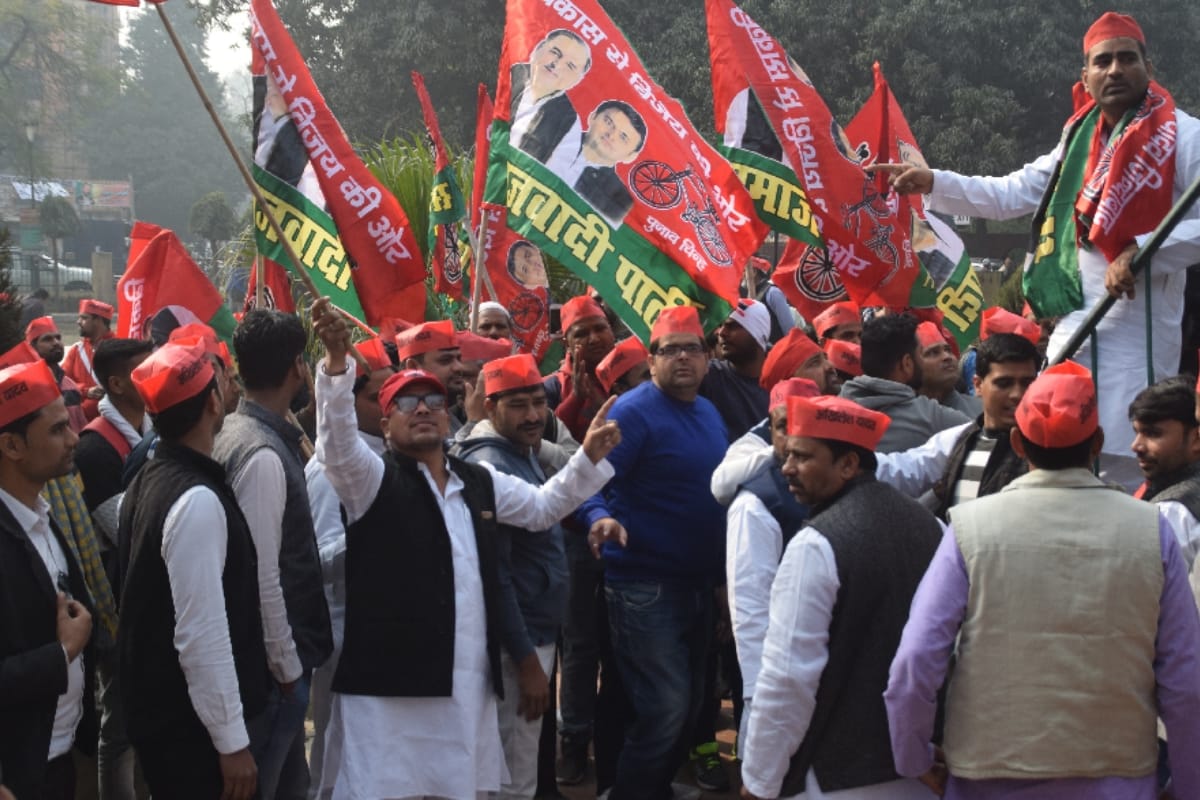 CO in meerut scolded SP workers after they make rucks on his office