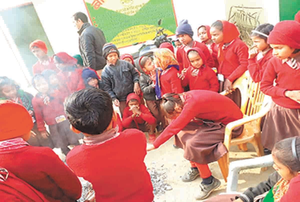 Four children unconscious in school