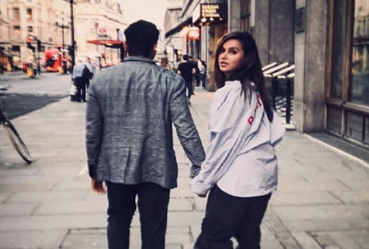 Farhan Akhtar Shibani Dandekar may tie the knot in 2019