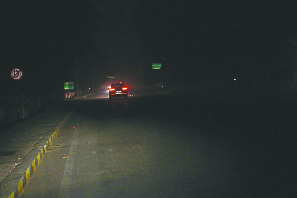 UP: PVVNL cuts power then corporation stopped water in meerut cant