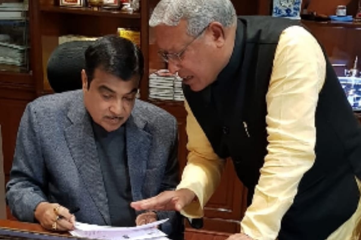 MP Rajendra Agrawal from meerut meet Nitin Gadkari for Delhi-Meerut Express Way