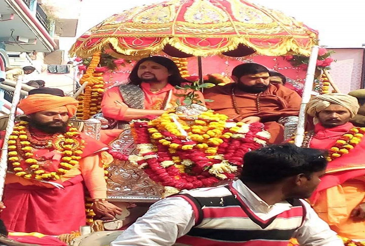 Royal Peshwai of niranjani akhara, Naga sadhu attraction in kumbh mela