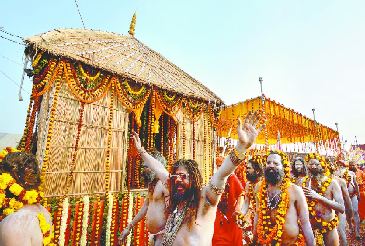 kumbh 2019: sansad of mahamandleshwar organized in Akhara camp, Know significance of 'Chehra-mohra'