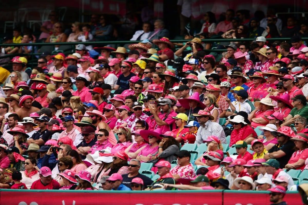 team india present pink signatured caps to glenn mcgrath during sydney test