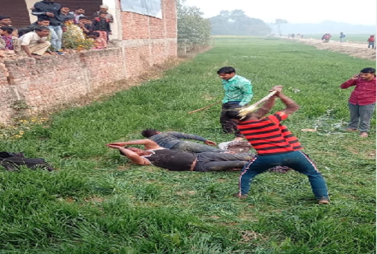 villagers beat robbers after loot in gorakhpur