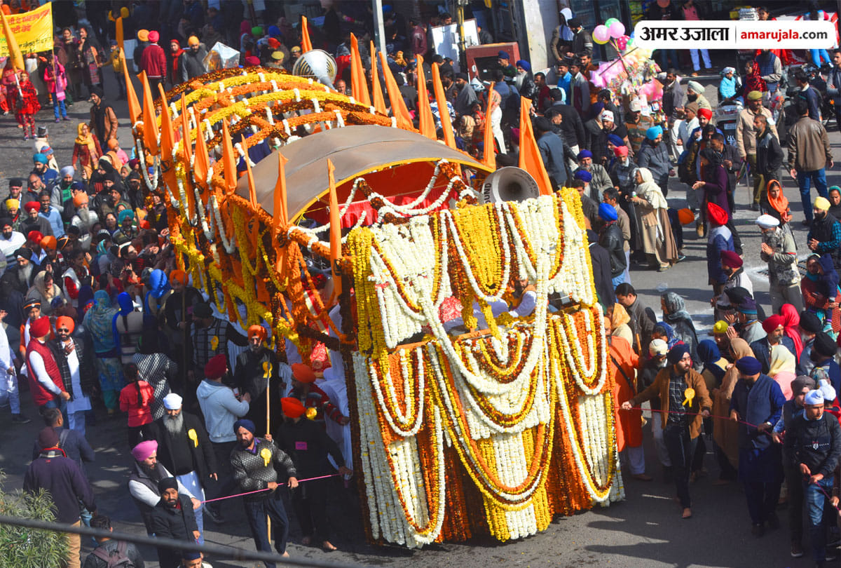 Sikhs Display Gatka Skills Ahead of Guru Gobind Singh Jayanti 2019 in Jammu