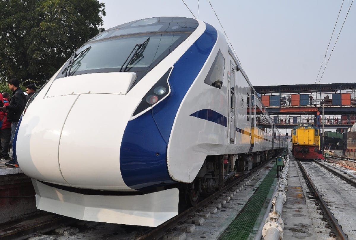 stale food served in vande bharat express train