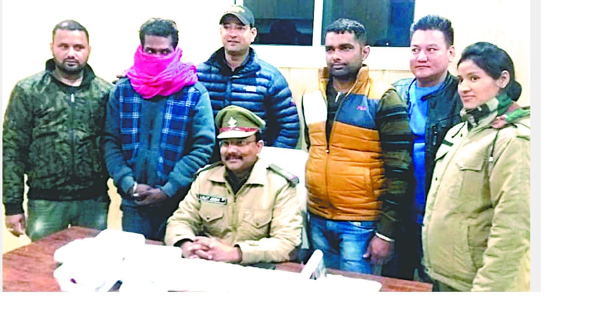 arrested the gang of weapons