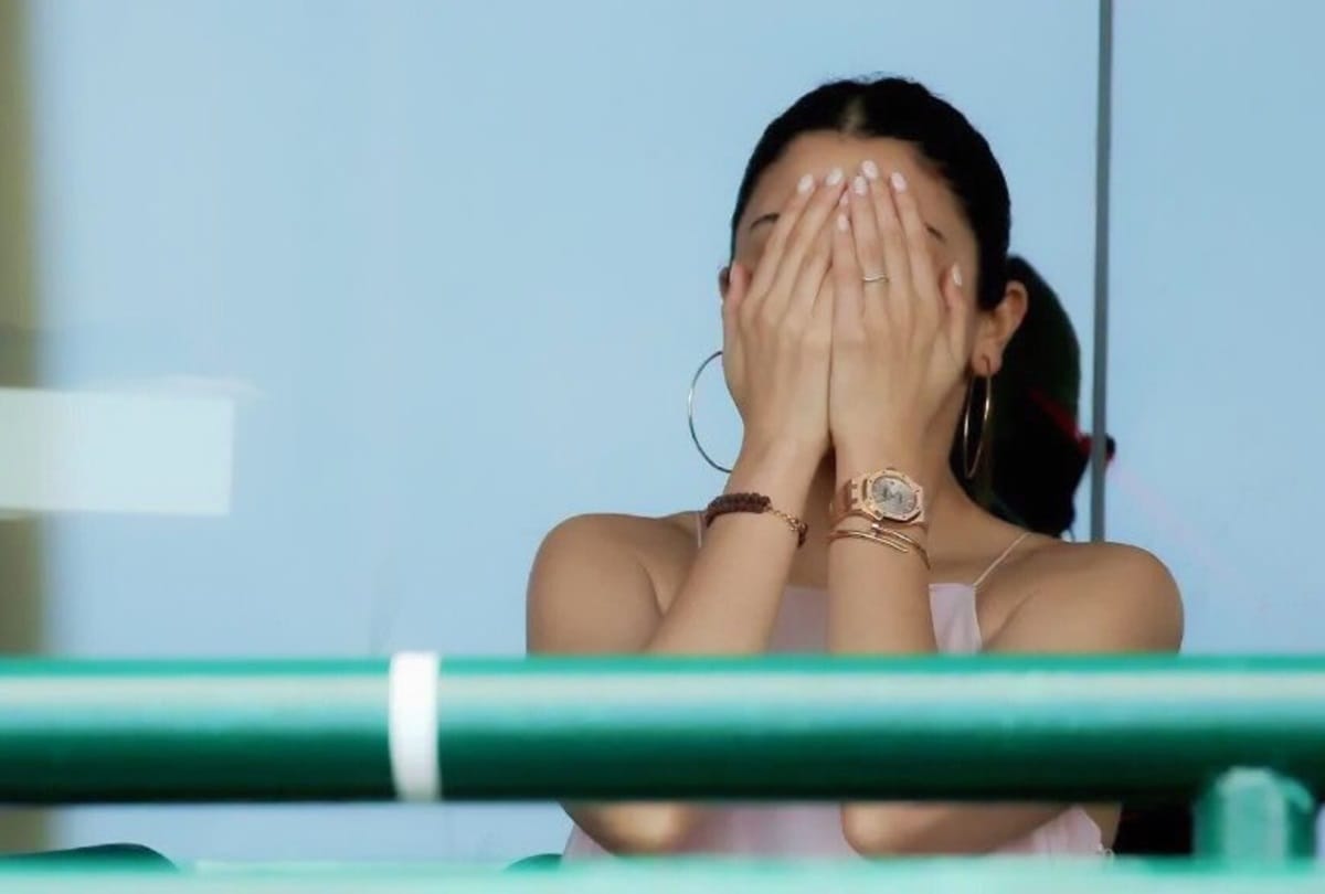 Anushka Sharma cheers for Virat Kohli in Australia See pics