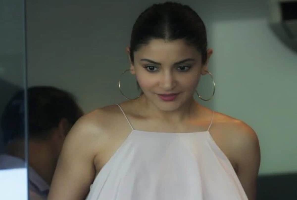 Anushka Sharma cheers for Virat Kohli in Australia See pics