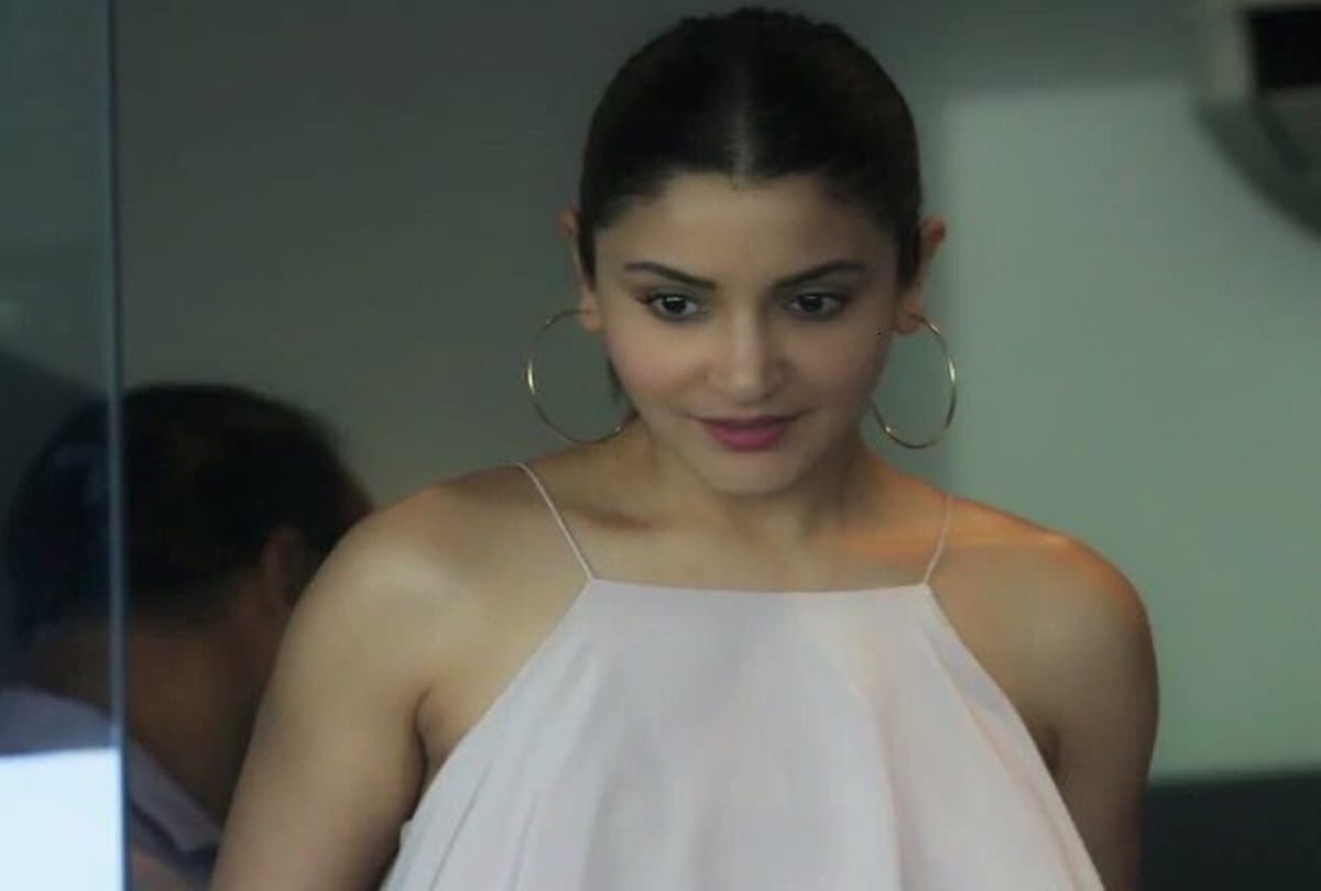 Anushka Sharma cheers for Virat Kohli in Australia See pics