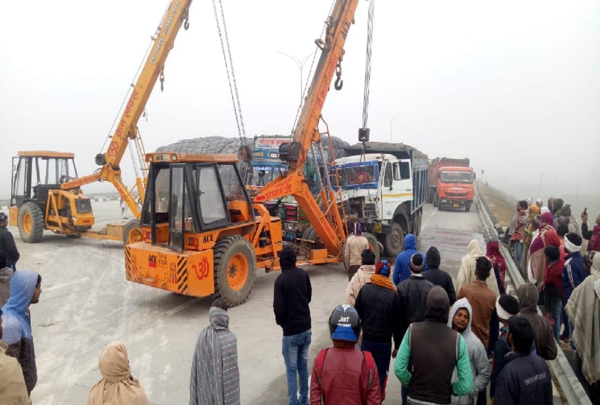 Baghpat, Truck accident on Eastern Peripheral Expressway and many injured