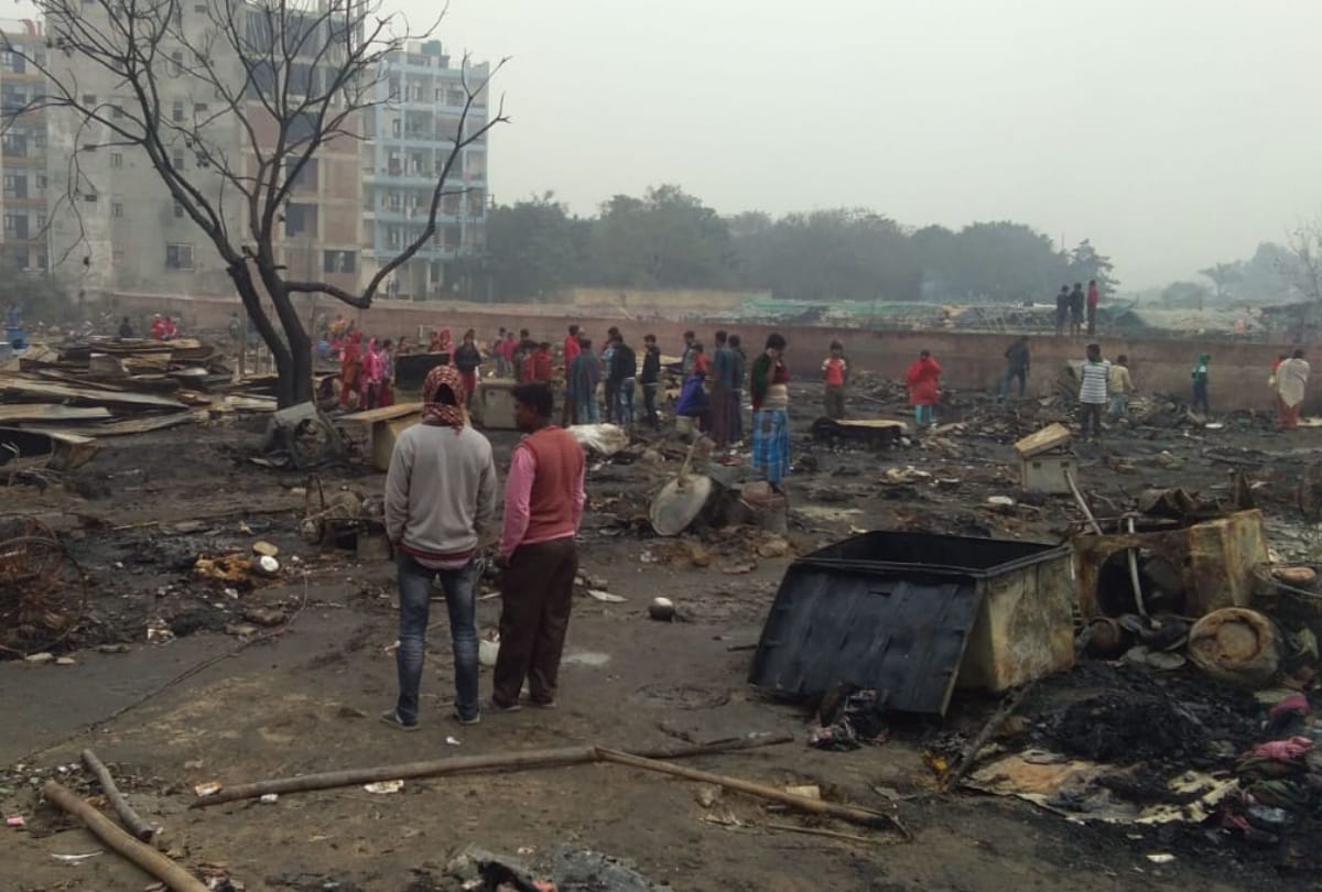 noida 150 shanties catches fire 1 dead all update