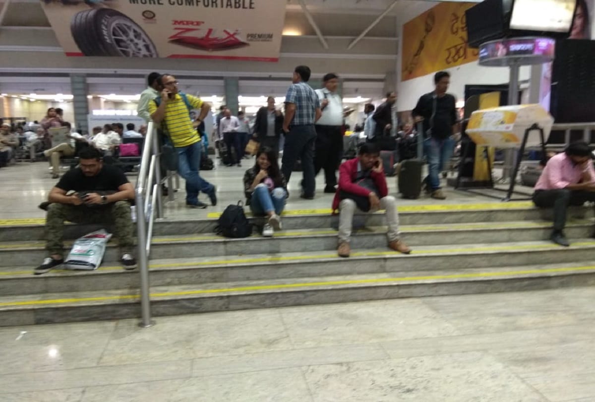 Inclement weather and fog several flights being affected at the Mumbai airport